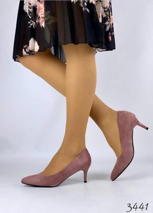 Жіночі туфлі на зручному каблуку .5 фото