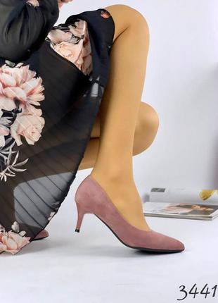 Жіночі туфлі на зручному каблуку .7 фото