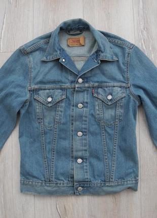 Куртка джинсова levis р. m ( жіноча )