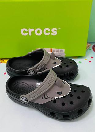 Скидка!!! crocs kids fun lab classic i am shark clog ,детские кроксы сабо акулы