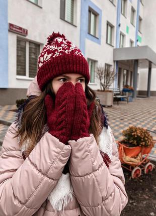 Новогодняя шапка вязаная
