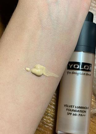 Тональный крем с легким мерцающим финишем yolo velvet luminous foundation spf60+ pa++ 30 ml