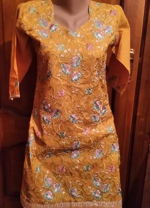 Платье нарядное