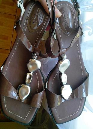 Рр 5-24 см стильные босоножки от clarks кожа лак