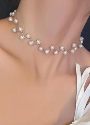 Вишукане витончене намисто чокер для тендітних леді. вечірній і повсякденний образ. перли кольє білий сріблястий з перлами ланцюжок