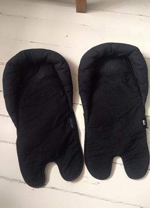 Підголівник в автокрісло, каляску