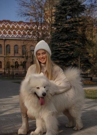 Теплі шапочки у величезній панелі