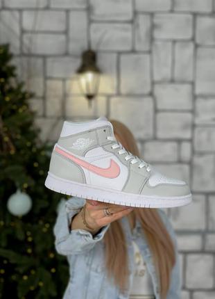 Кросівки жіночі найк nike air jordan 1 retro high grey