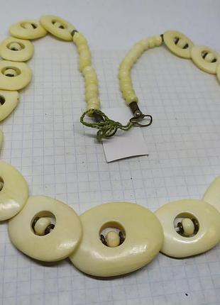 Бусы из кости