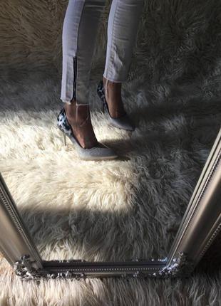 Женские модные серебристые туфли лодочки с леопардовой пяткой на шпильке,35-394 фото