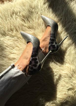 Женские модные серебристые туфли лодочки с леопардовой пяткой на шпильке,35-391 фото