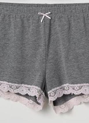 Короткие серые женские шорты для сна