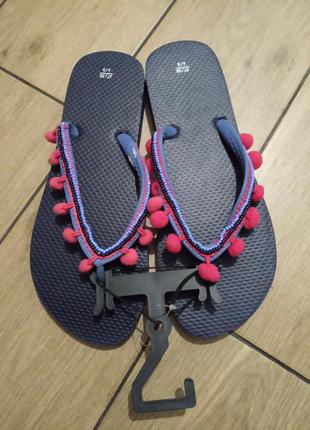 Зручні в'єтнамки з бісером та помпонами tchibo німеччина , розмір 37/388 фото