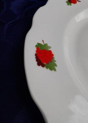🍓малинка тарелка 1947-1953 годы порционная коростень послевоенная подглазурная роспись винтаж редкая фарфоровая ягоды9 фото
