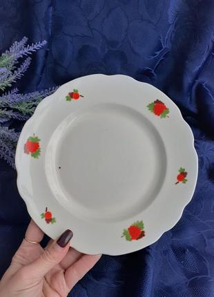 🍓малинка тарелка 1947-1953 годы порционная коростень послевоенная подглазурная роспись винтаж редкая фарфоровая ягоды2 фото