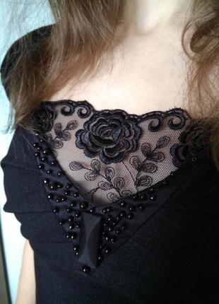 Эффектное нарядное черное платье по фигуре rizelli/женское платье футляр с кружевом