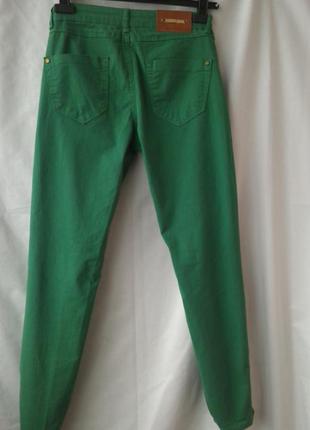 Укороченные джинсы скинни  зеленого цвета zara4 фото