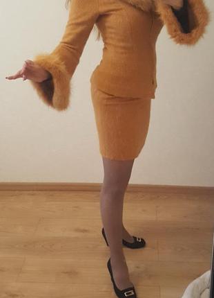 Пиджак hand made. натуральный мех, дорогая ткань. размер - s-m.