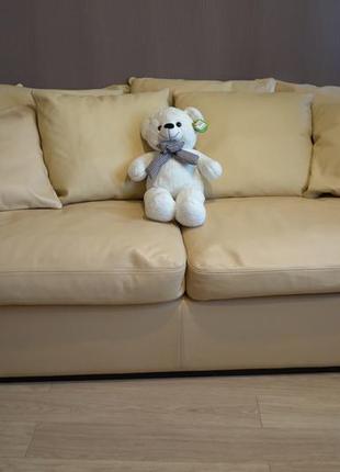 Диван молочний шкіряний