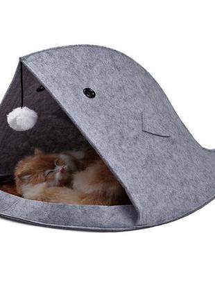 Уникальный домик для кота из войлока "кит"1 фото