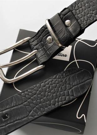 Ремень из натуральной кожи с тиснением рептилия черный