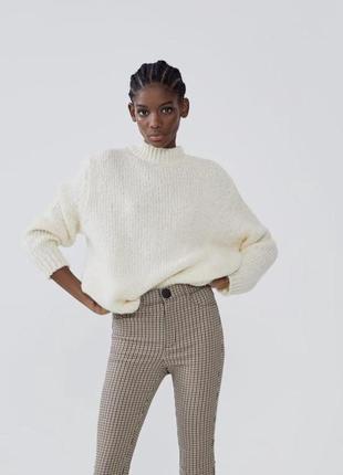 Шерстяной объёмный свитер зара молочного цвета шерсть оверсайз джемпер вязаный