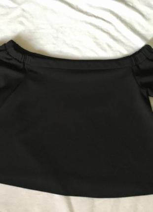 Кроп топ чёрный со спущенными плечами блузка укороченная3 фото