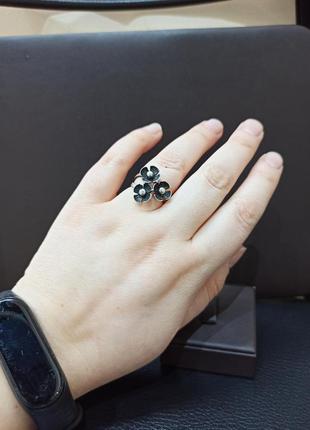 Серебряное кольцо "цветы" 17 размер