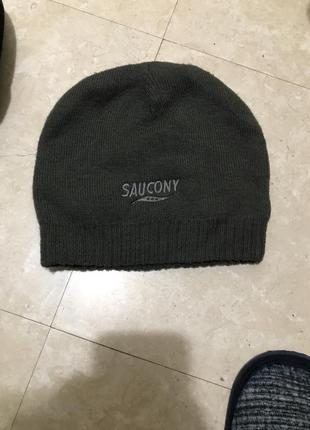 Шапка saucony