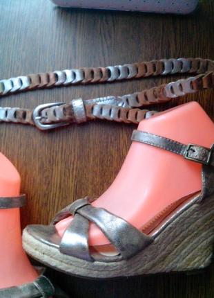 Рр 40-25,3 см стильные босоножки от fiordi baci
