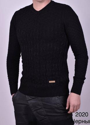 Черный мужской свитер