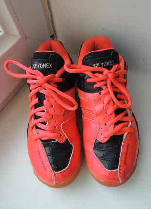 Фірмові стильні кросівки yonex р. 30-31 (20 см)