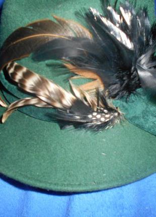 Шляпа с перьями италия4 фото