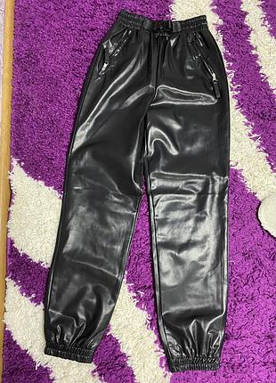 Кожаные штаны на резинке на манжете xs