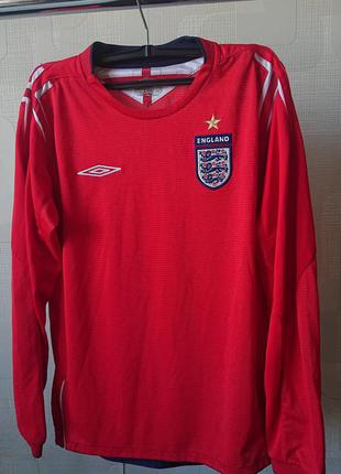 Фирменный футьольный лонгслив umbro england .