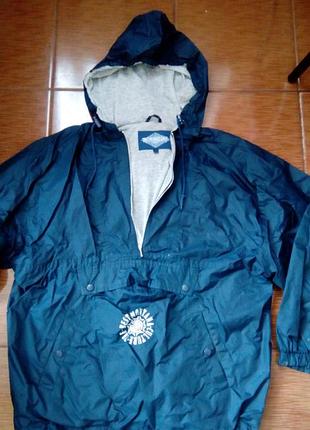 Классная ветровка.
