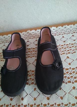 Туфлі на дівчинку 12 розмір по ст 19 см ш 7 см