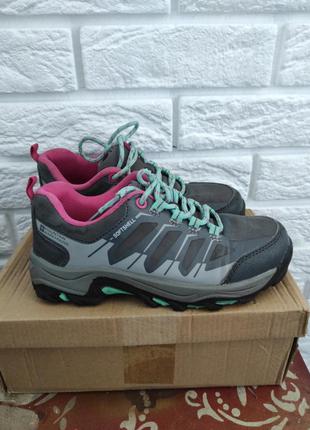 Кроссовки 33 размер.