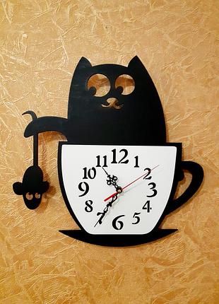 Годинники настінні "кішка в чашці" з дерева 40х40 см