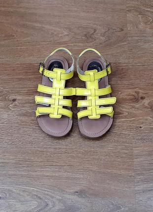 Кожаные босоножки clarks