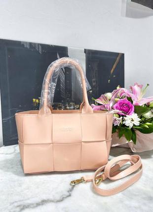 Женская сумка клатч на длинной ручке в стиле боттега