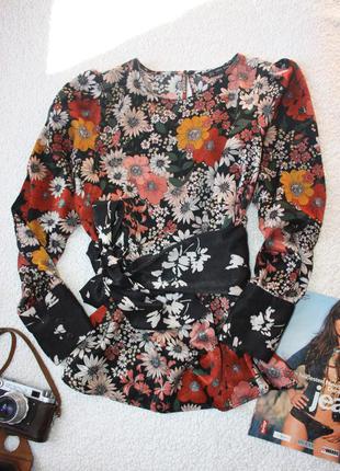 Блузка в цветы zara , объемный рукав . блуза под пояс zara