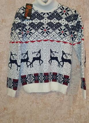 Свитер с оленями