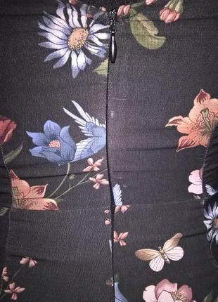 Чорне плаття stradivarius з квітковим принтом5 фото