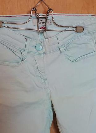 Ніжні м'ятні брючки.