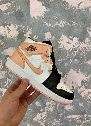 Кроссовки женские найк nike air jordan retro 1 pink Basketball
