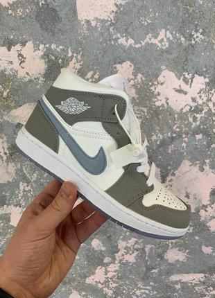 Кроссовки женские найк nike air jordan retro 1 grey white