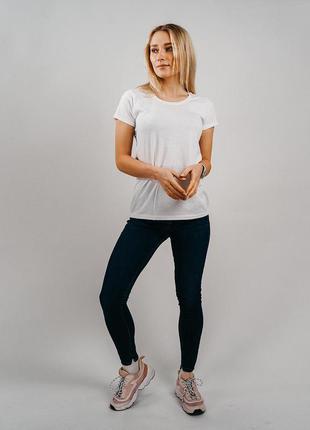 Базова біла жіноча футболка 100% бавовна (25 кольорів)5 фото
