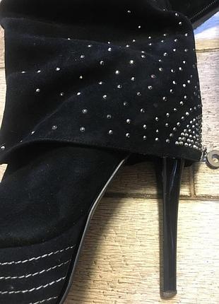 Замшеві чобітки