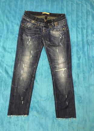 Salsa. оригінал. джинси - рванки, італія